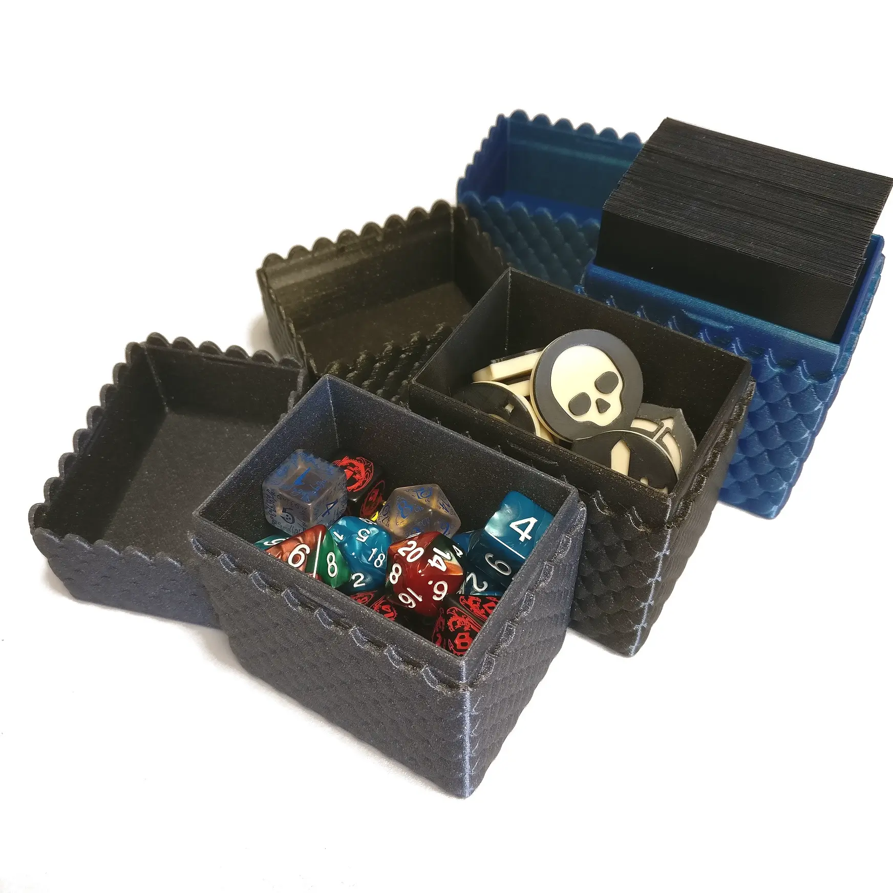 Deck box with Dragonscales for Magic the gathering or storag