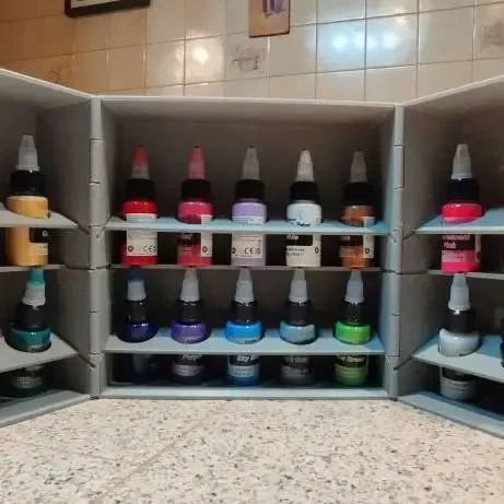 Schrank für Farben