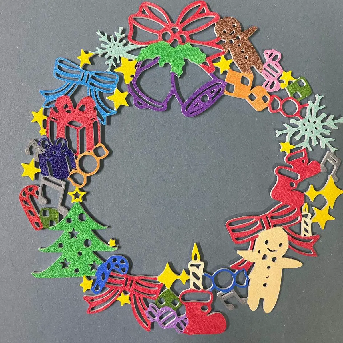 Toy christmas wreath