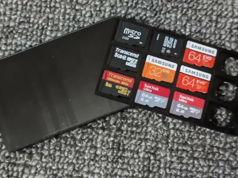 Porta-cartão MicroSD (Trava no lugar)
