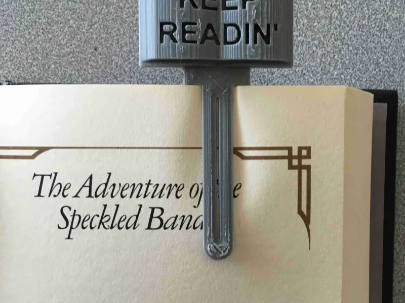 Das gravierte Lesezeichen "Keep Reading" (Beschreibung lesen)