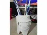 toothbrush holder-1