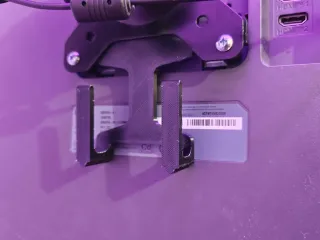 VESA 100 Cable holder behind monitor. No screws needed!