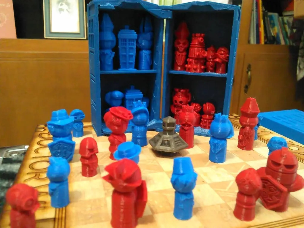 Doctor Who 2018 Chess set case / TARDIS playset