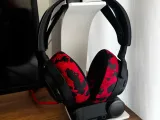 Headphone stand-0