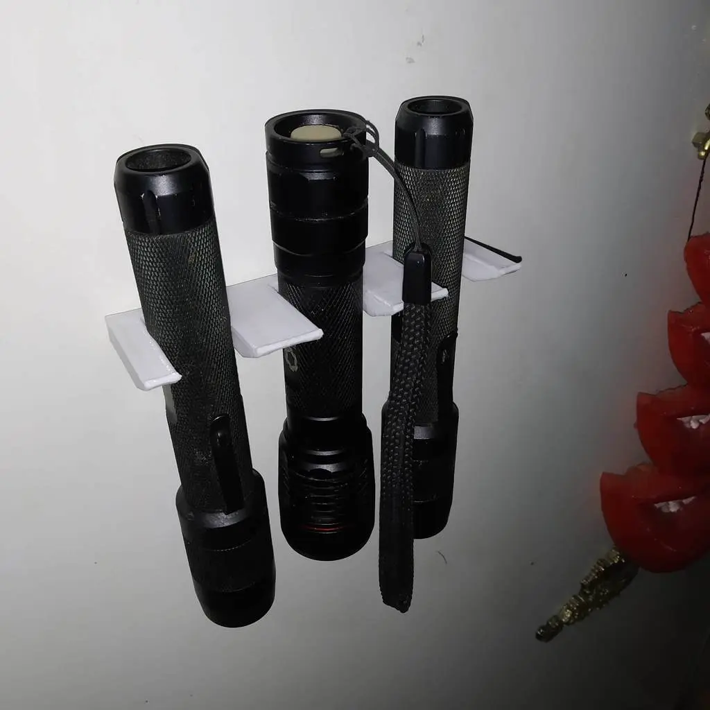 wall mount flashlight / Taschenlampe