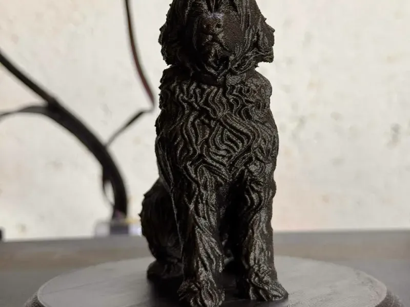 オールド・イングリッシュ・シープドッグの犬の彫刻