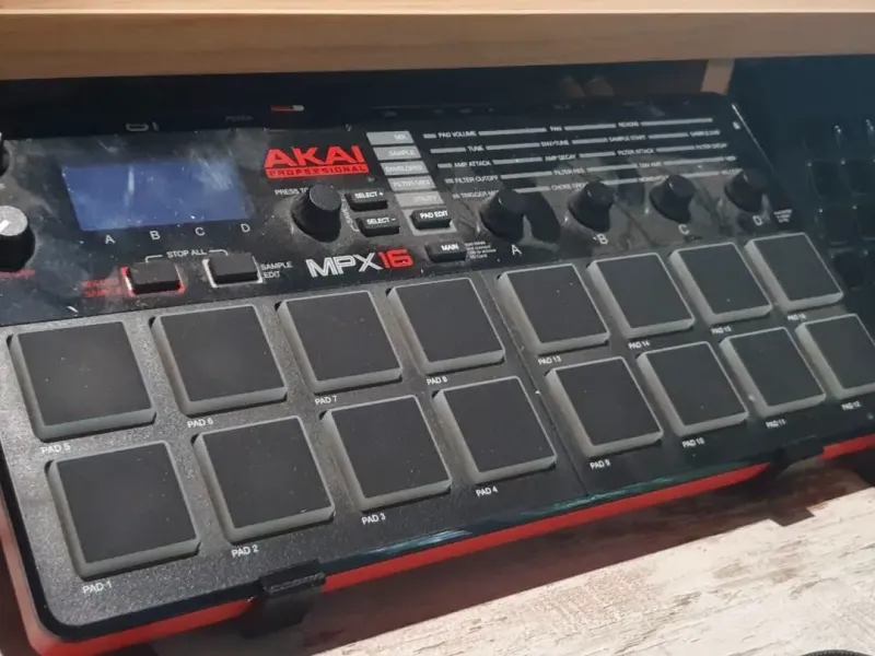 Supporto inclinabile AKAI MPX16