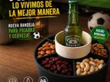bandeja para picadas con posa vaso -1