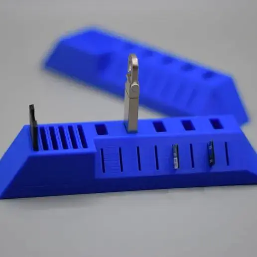USB Drive & SD Card Organizer