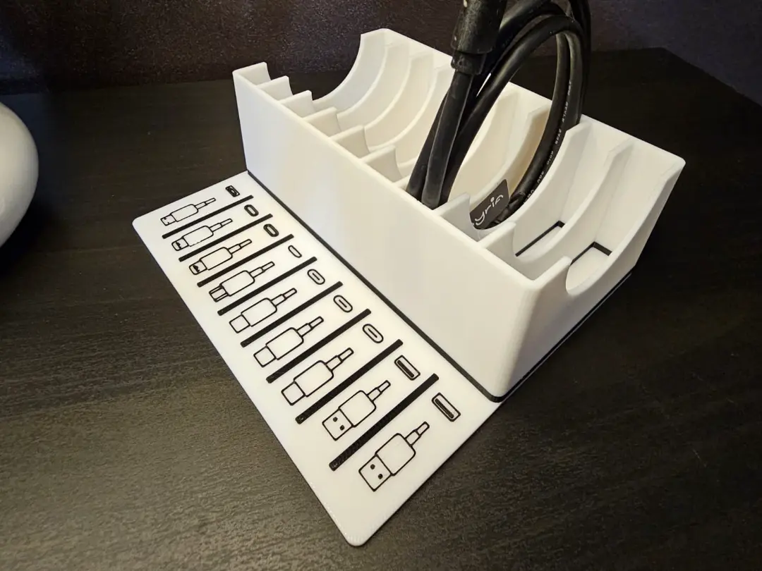 USB_Cable_Holder_Cr