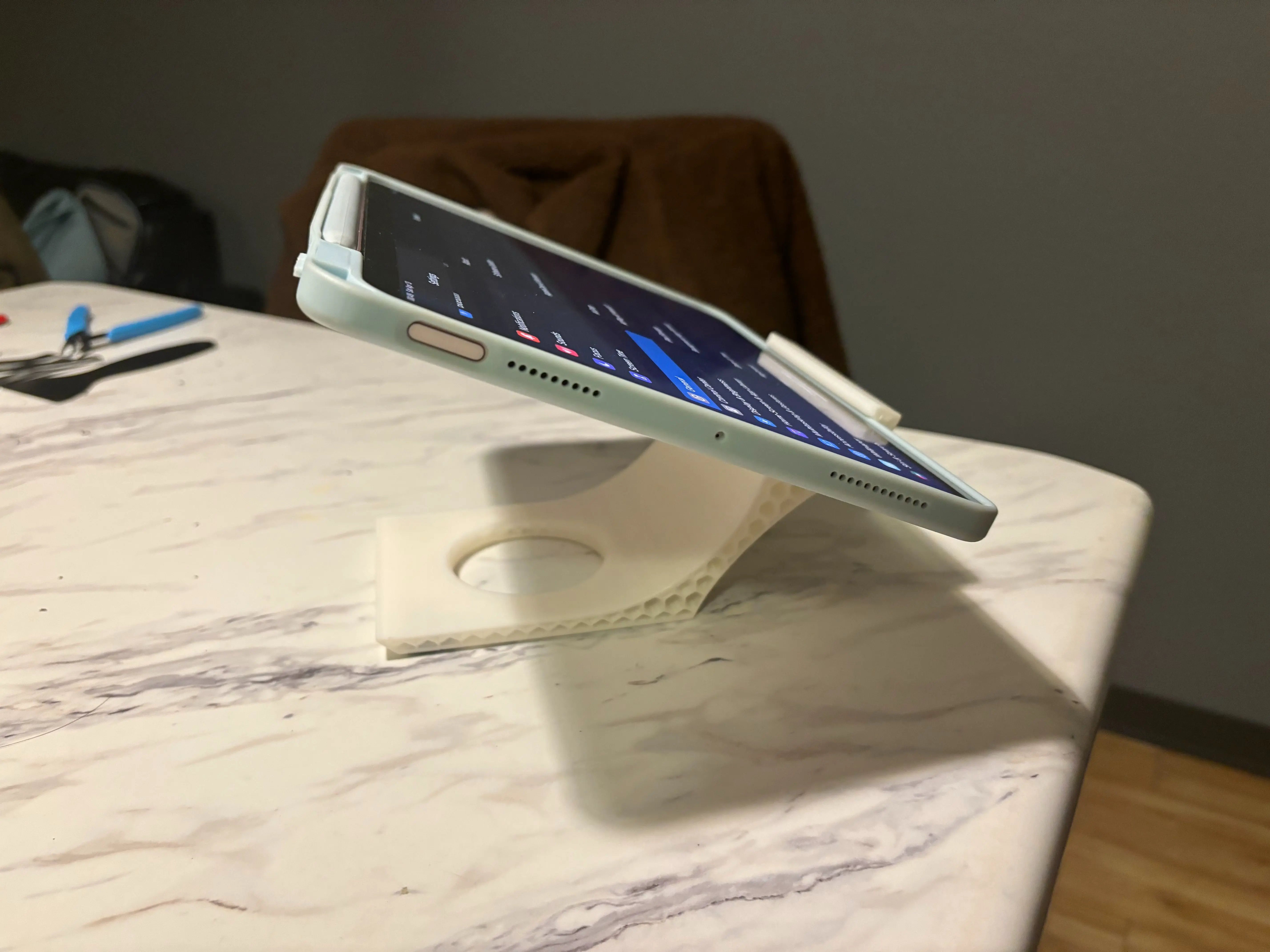 Laptop stand - Ipad stand - phone holder