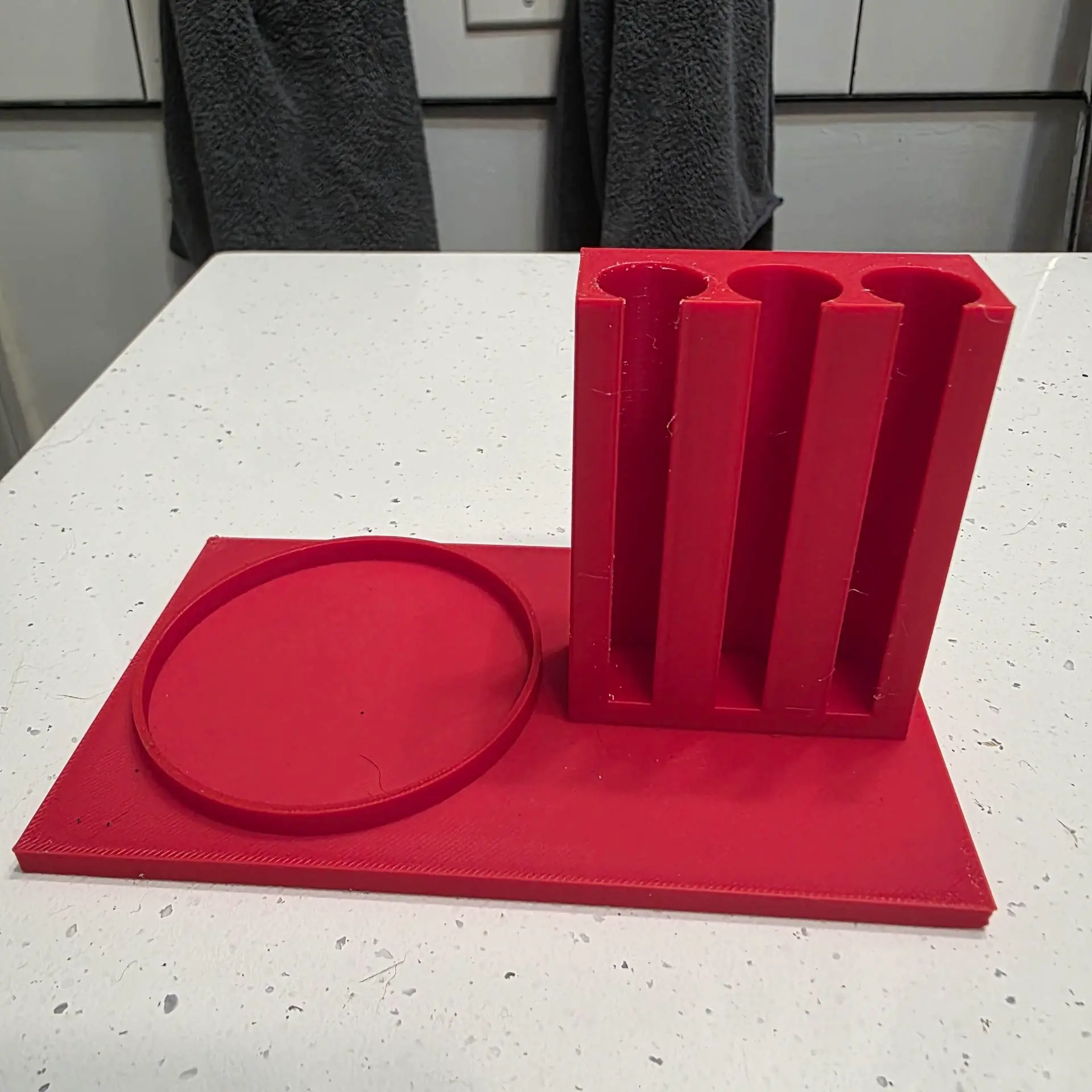 Shaving cream can organizer