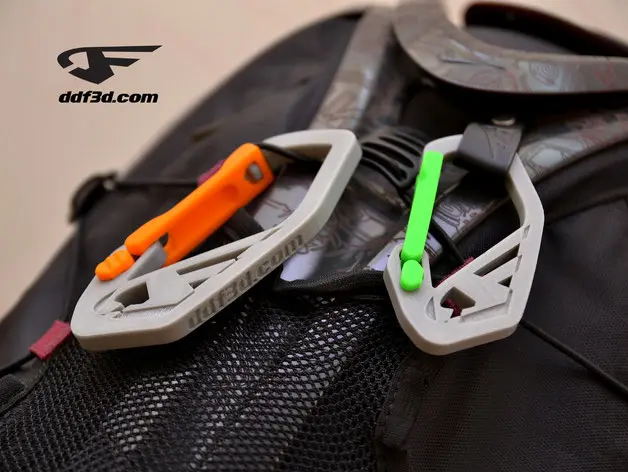 Strong Flex door Carabiner