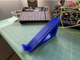Synthstrom Deluge stand-1