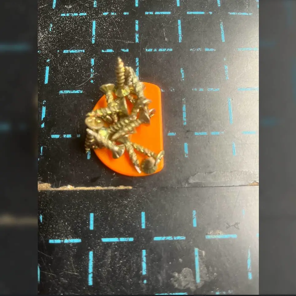 Magnetic BenchDog - the perfect nails/screws Picker-Upper