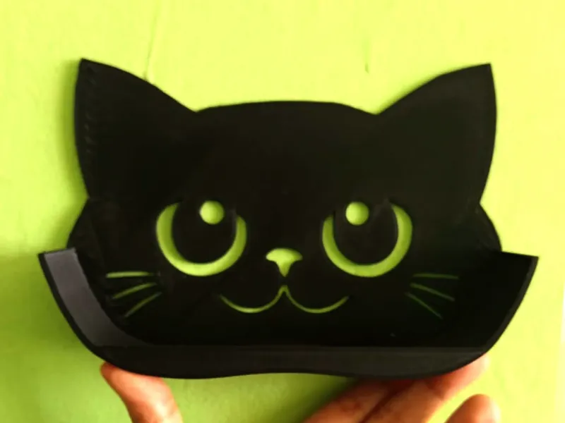 Cat shaped glasses holder