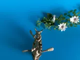 チーズに乗るネズミの乗り物-2