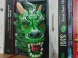 DRAGON BOOKNOOK-4