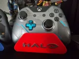 Halo Xbox One controller stand-2