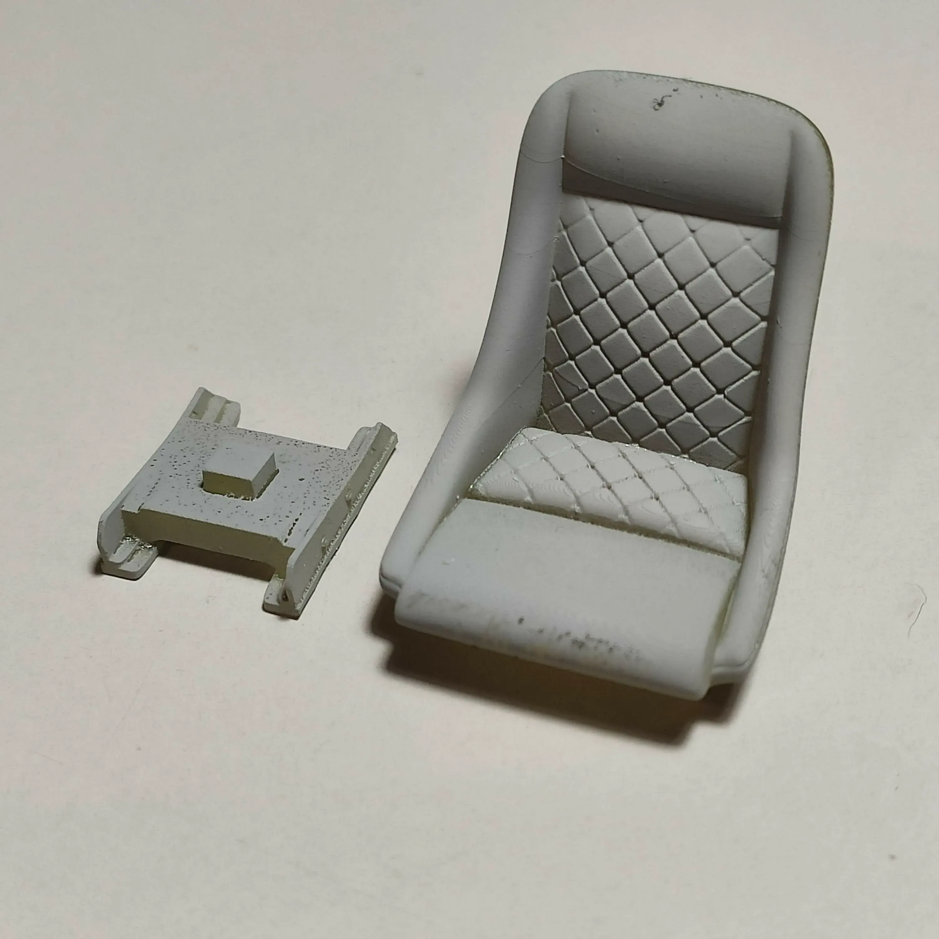 CLASSIC COMPACT SEAT FOR DIECAST AND MODELKITS