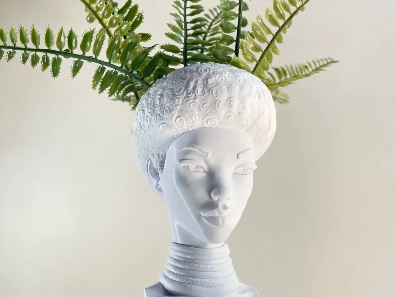 AFRO GIRL PLANTER/ NO SUPPORTS-NO RAFTS