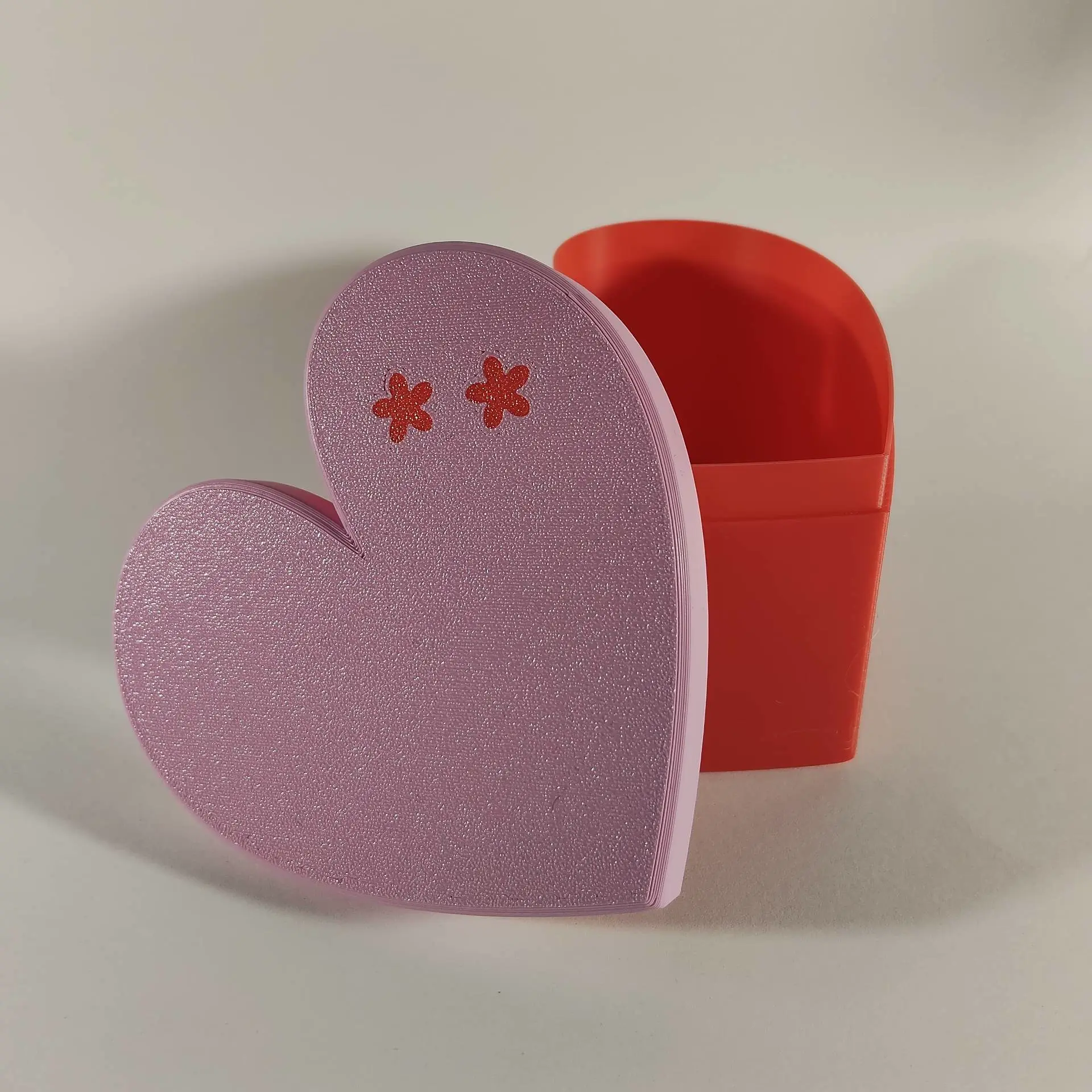 Heart box with lid