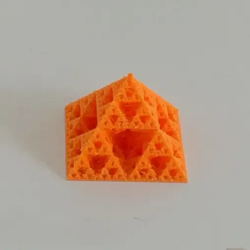 Triangle de sierspinski Level 2 (fractale)