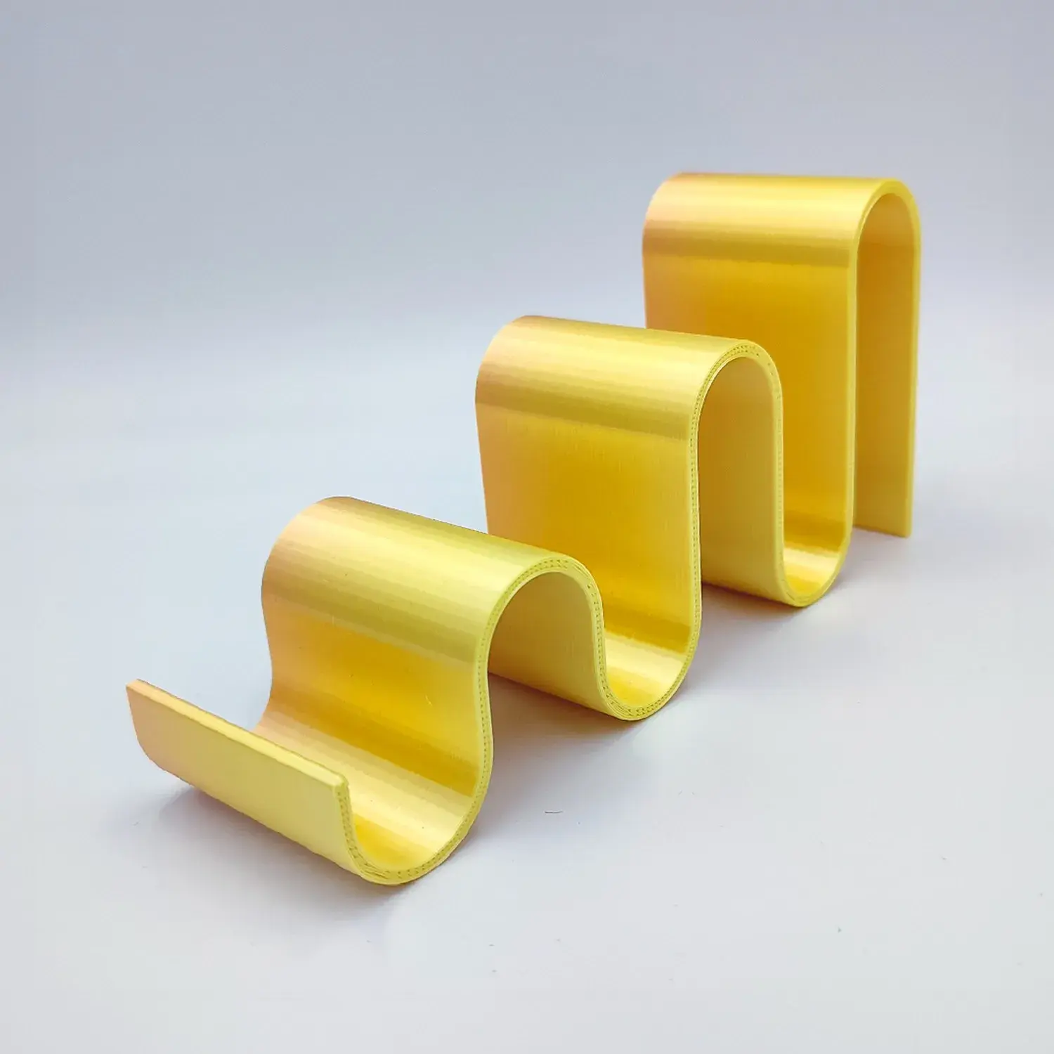 Curve Remote Holder Set