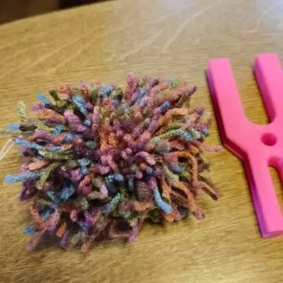 Pom-Pom Maker Tool