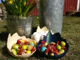 Cracked egg shell for candy or storage-1