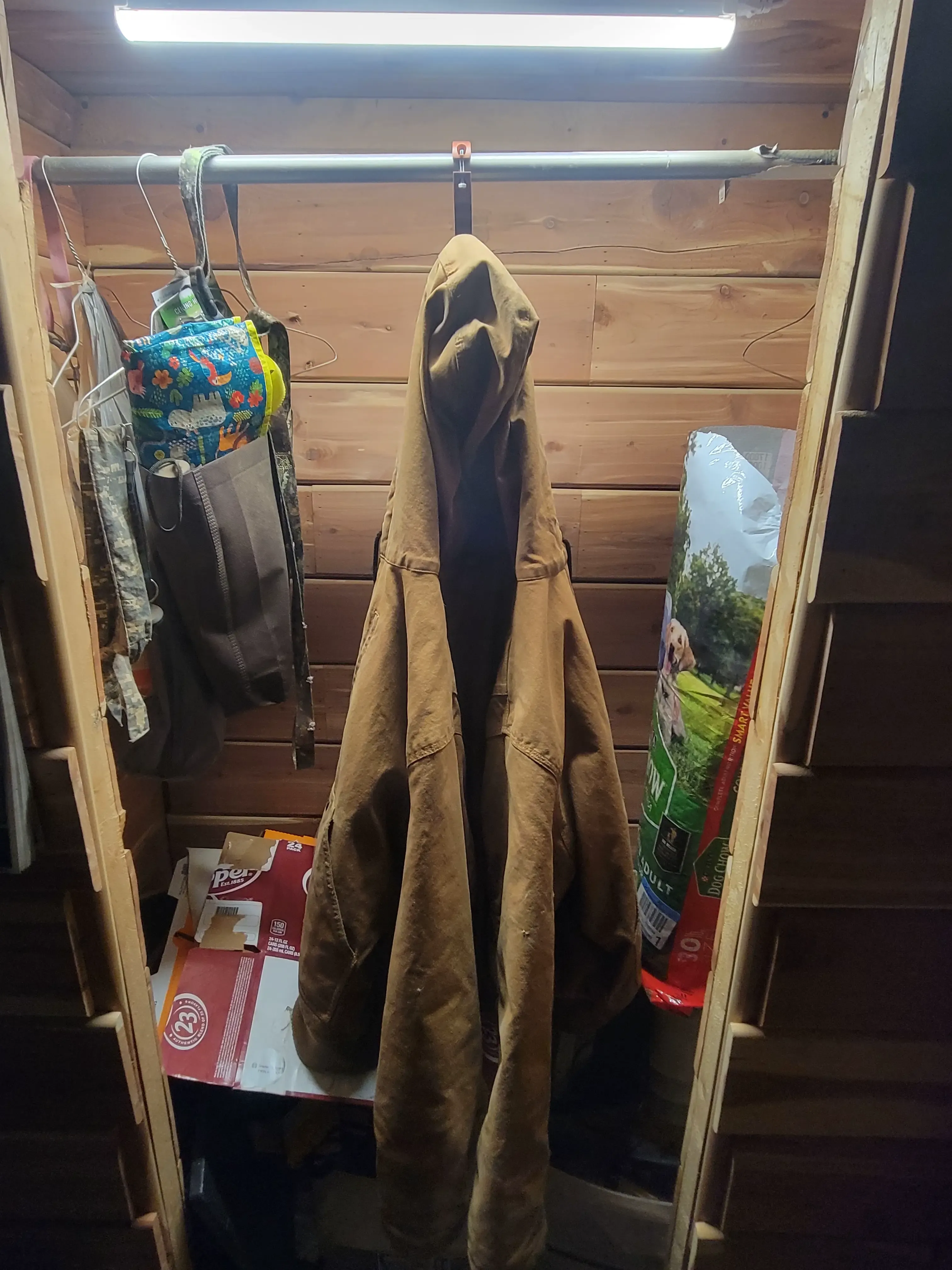 closet coat hanger