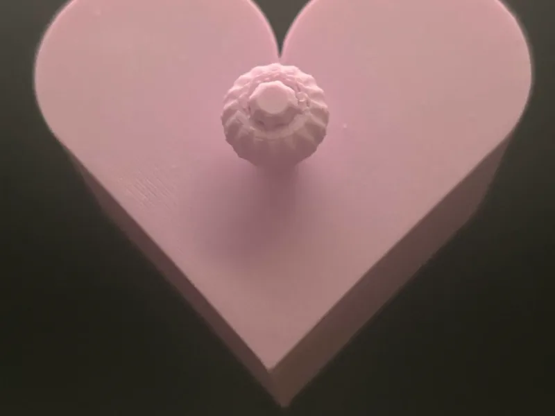 Caja de joyero con forma de corazón