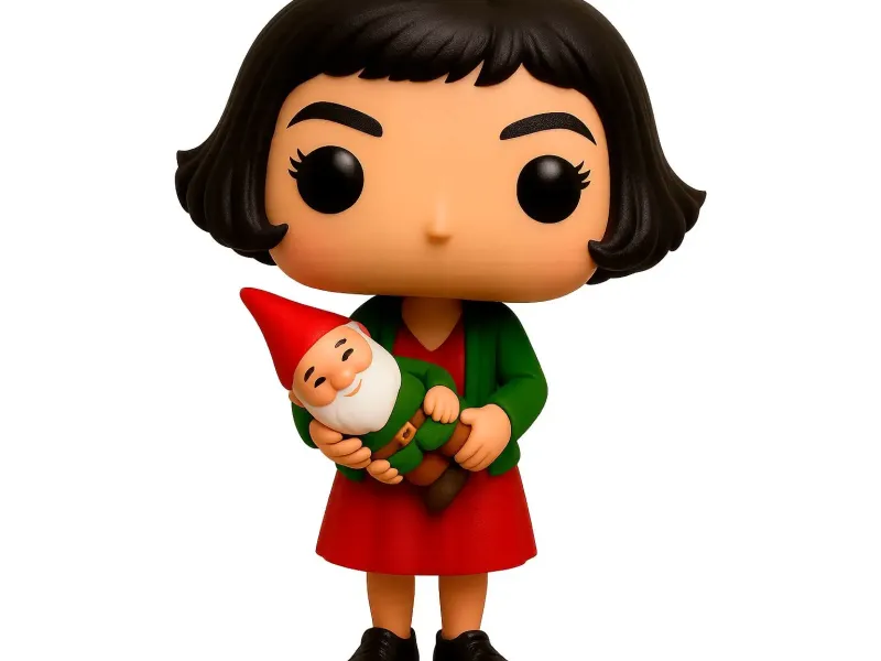 POP  Amelie Poulain holding the garden gnome