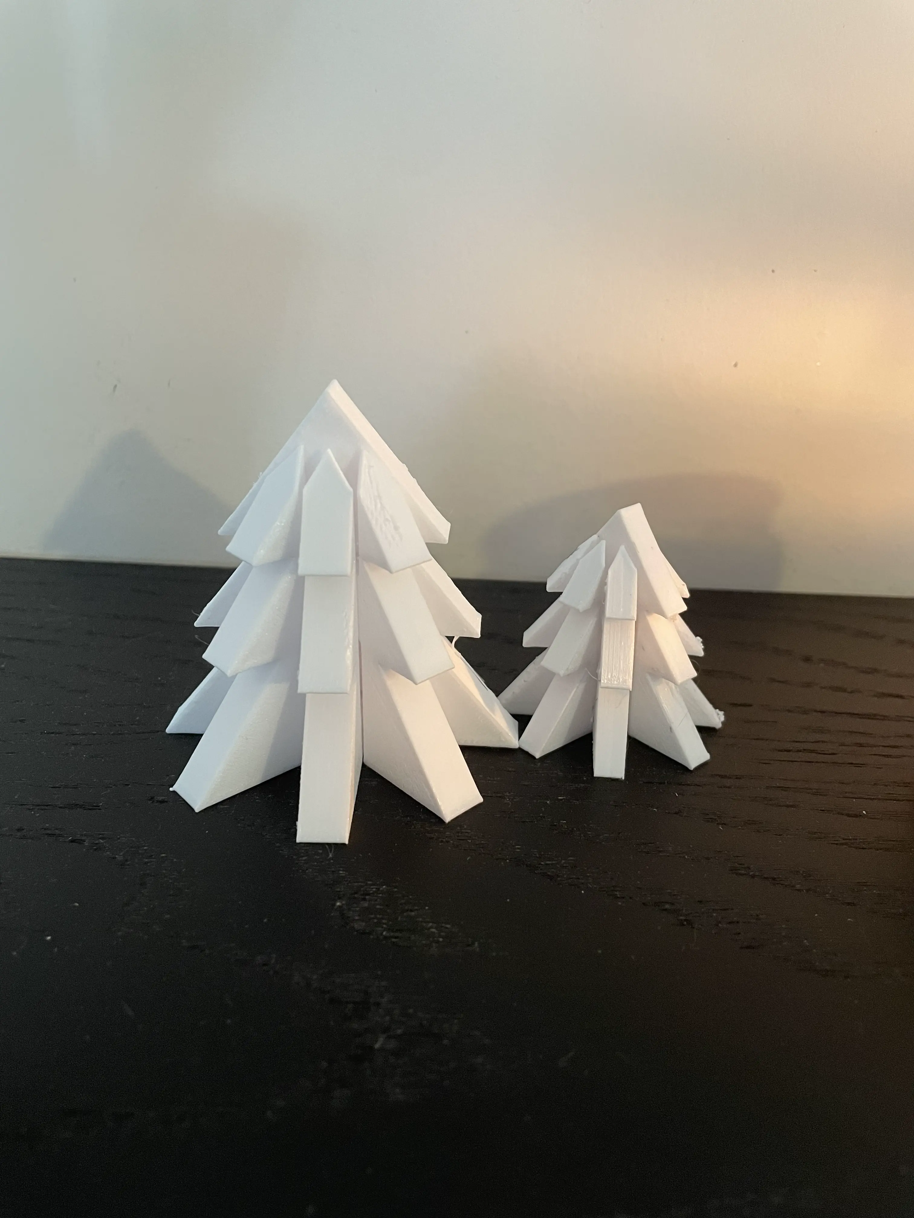 Minimalist christmas tree decor