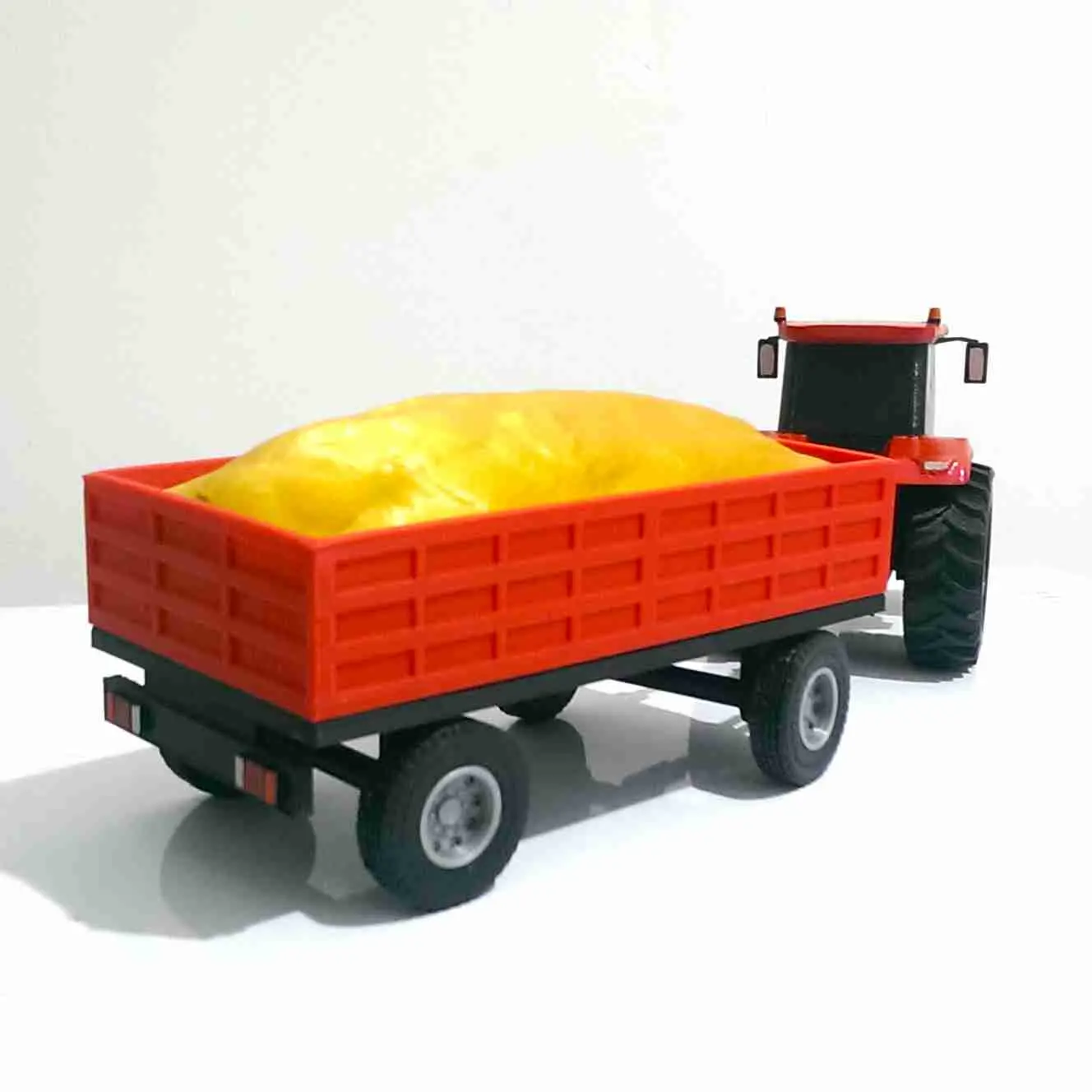 TRAKTOR UND ANHÄNGER