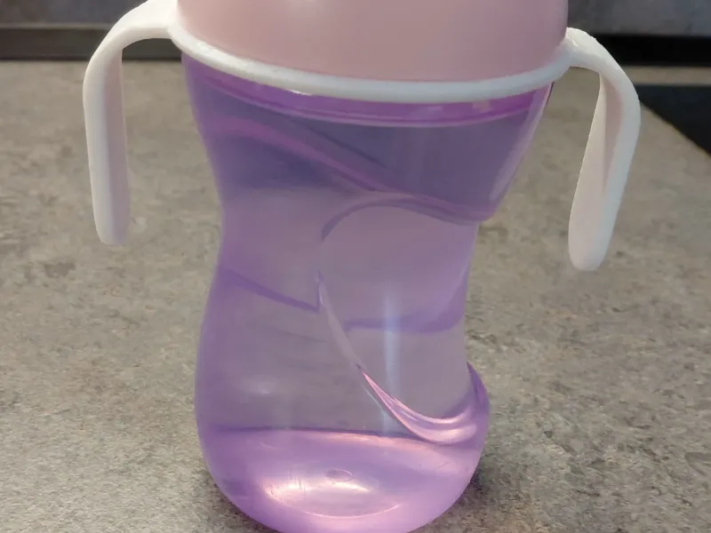 Baby cup  handler
