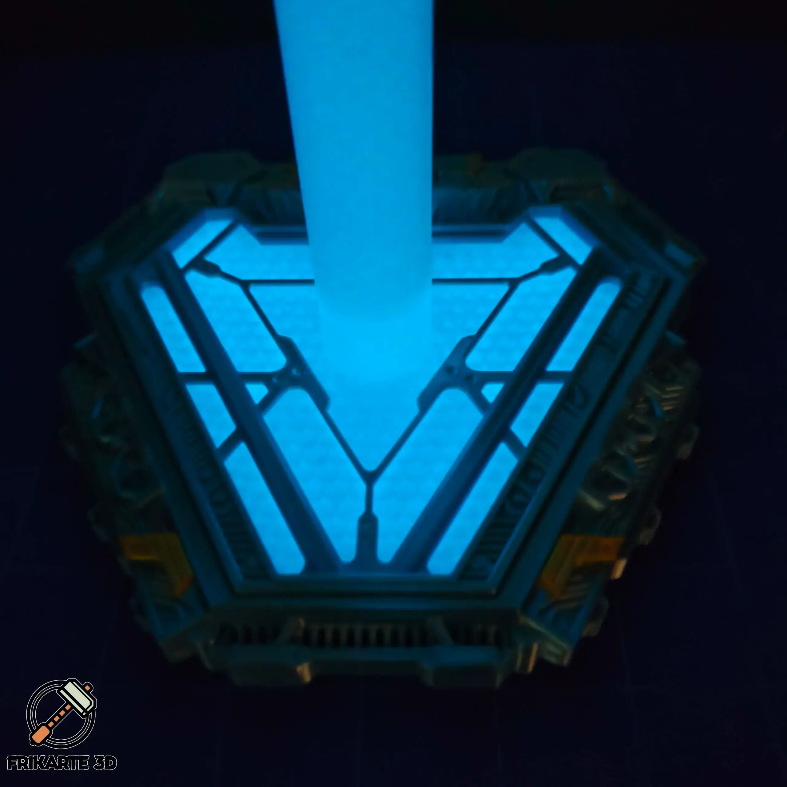Nano ARC Iron Man Helmet Display Stand