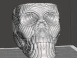 BLUMENTOPF MIT TOTENKOPF-1