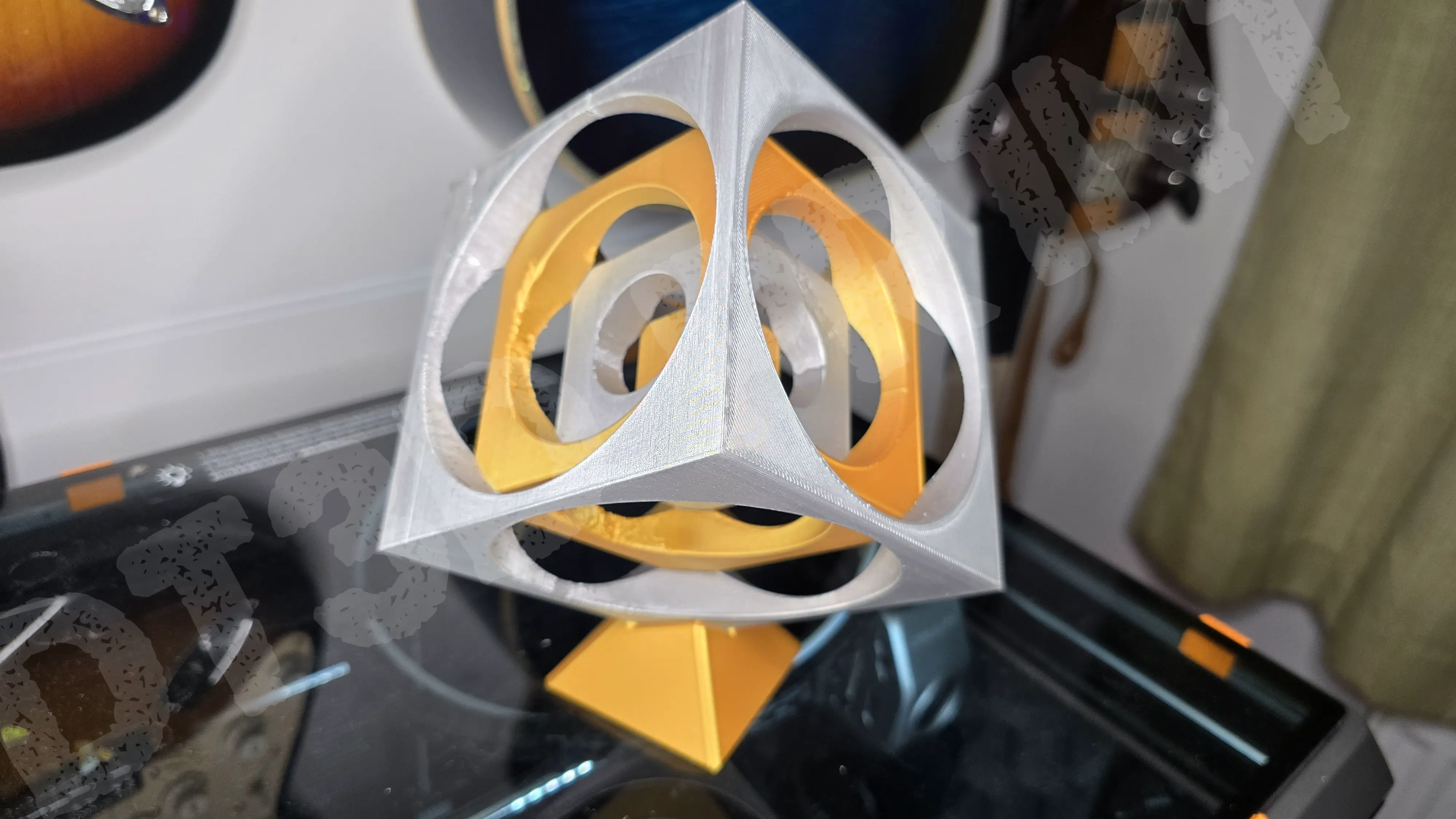 ILLUSION TURNERS CUBE TOY SCULPTURE