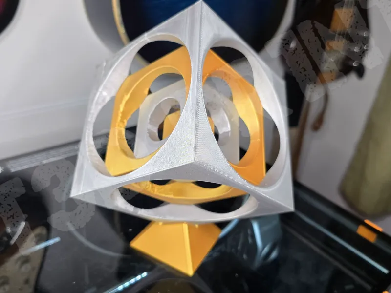 ESCULTURA JUGUETE ILUSIÓN CUBO DE TORNERO