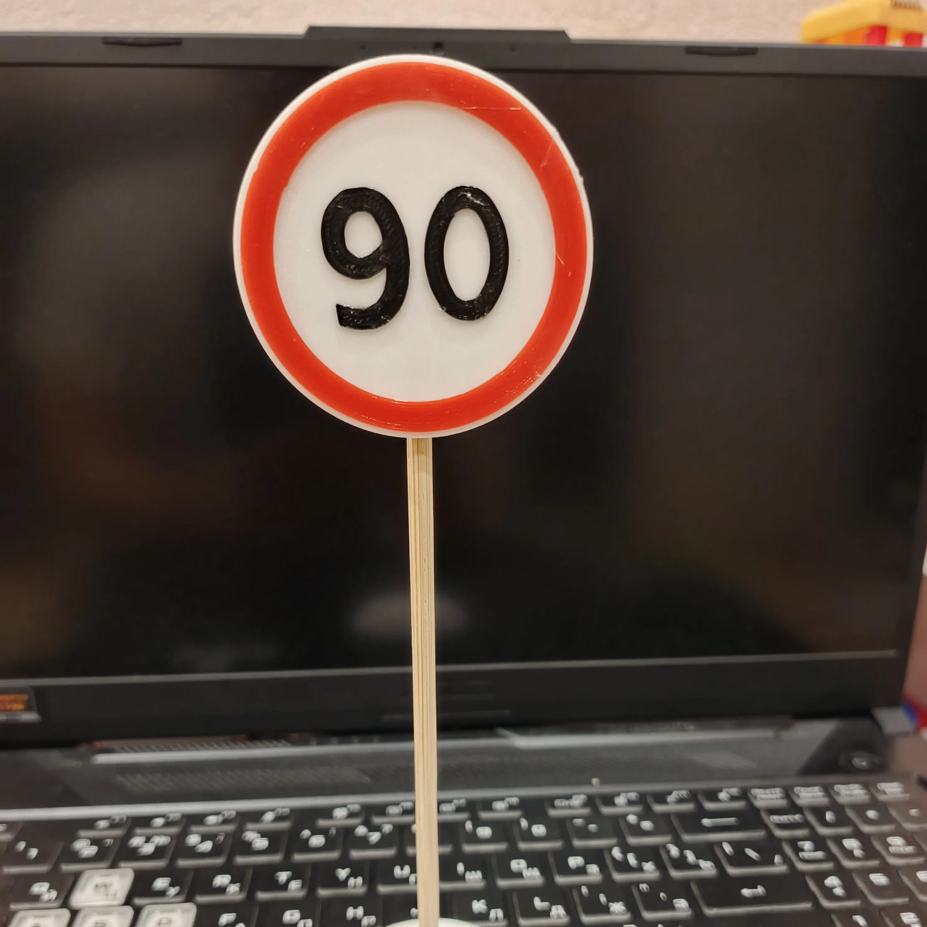 The road sign. Дорожный знак. 