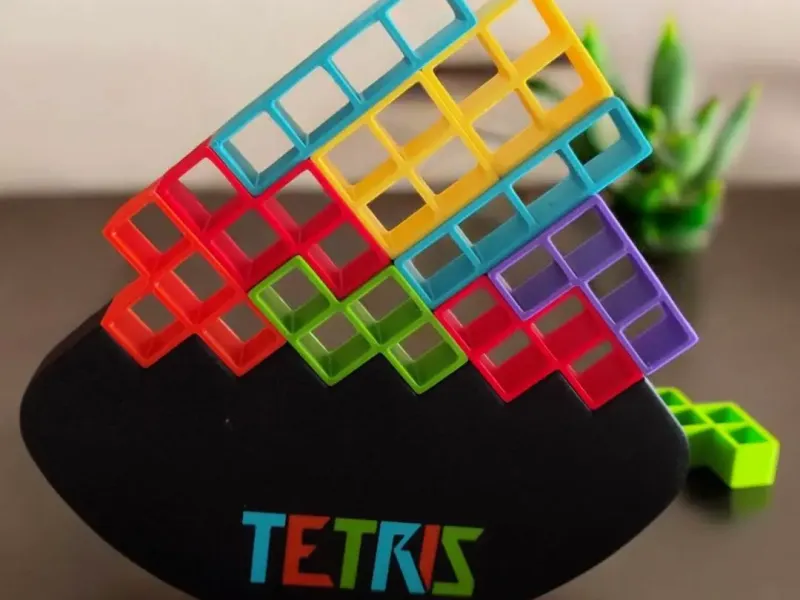 Tetris Balance 99 – Desafía la gravedad con estilo clásico