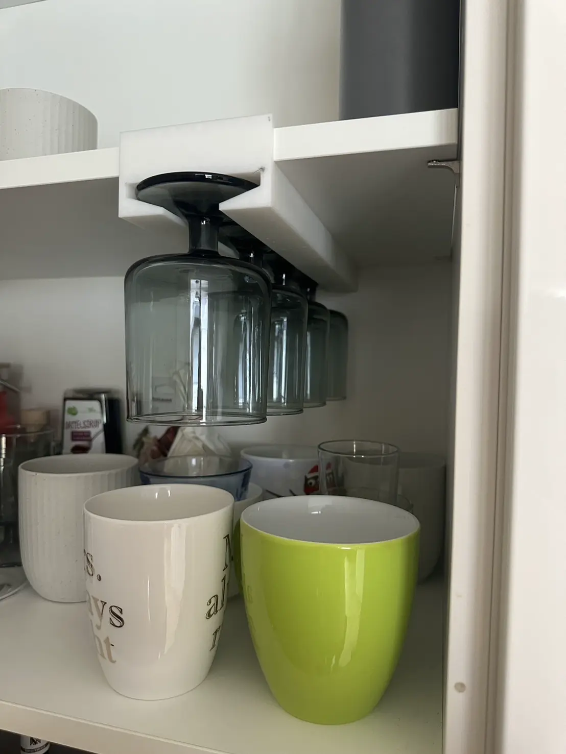 Cupboard Glas holder