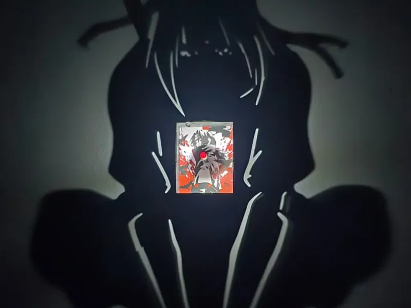 Lámpara Itachi Uchiha 