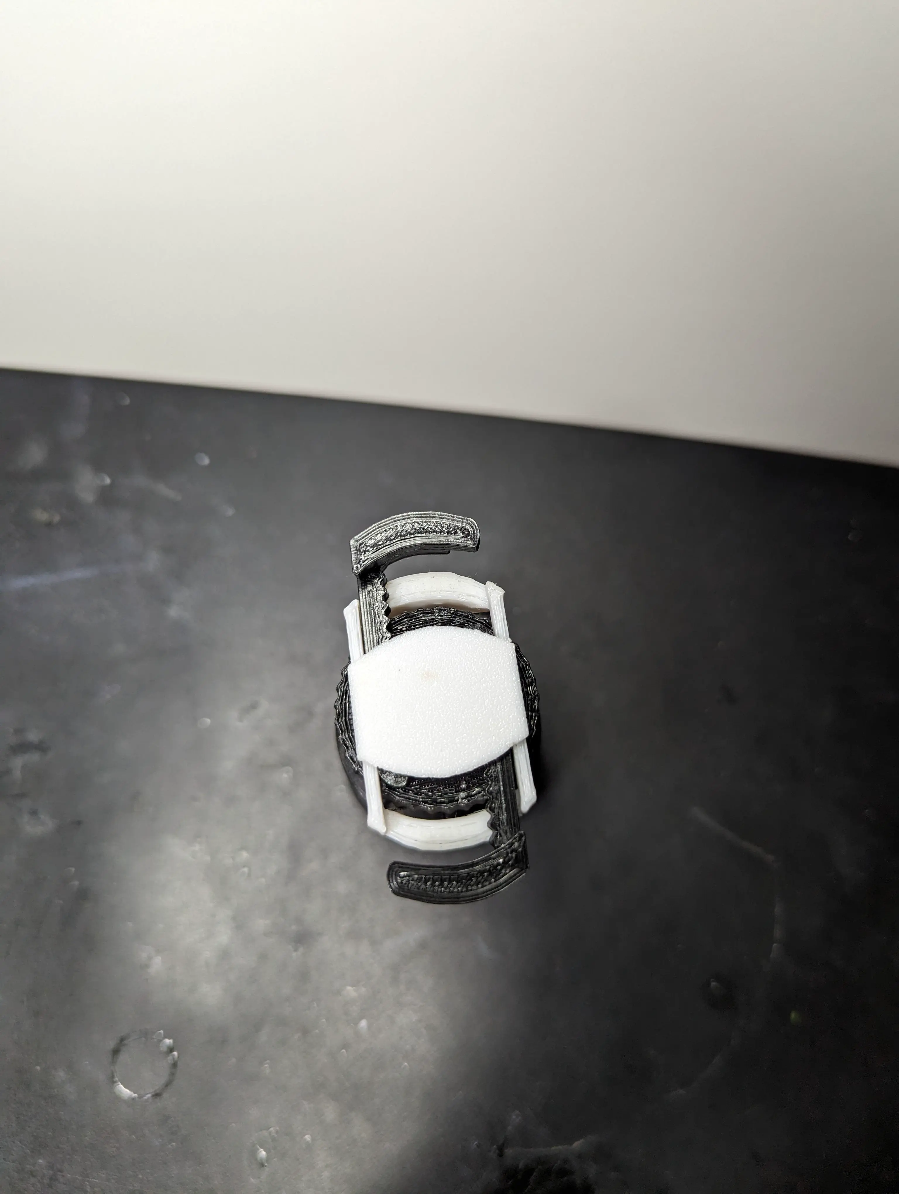 SOPORTE ADAPTABLE PARA PINTAR MINIATURAS