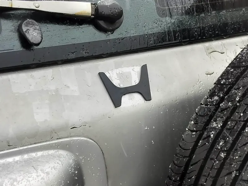97-01 HONDA CRV TAILGATE EMBLEM (NEW HONDA LOGO)