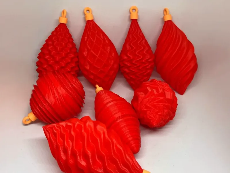 BAUBLES SET OF 8 PATTERNS