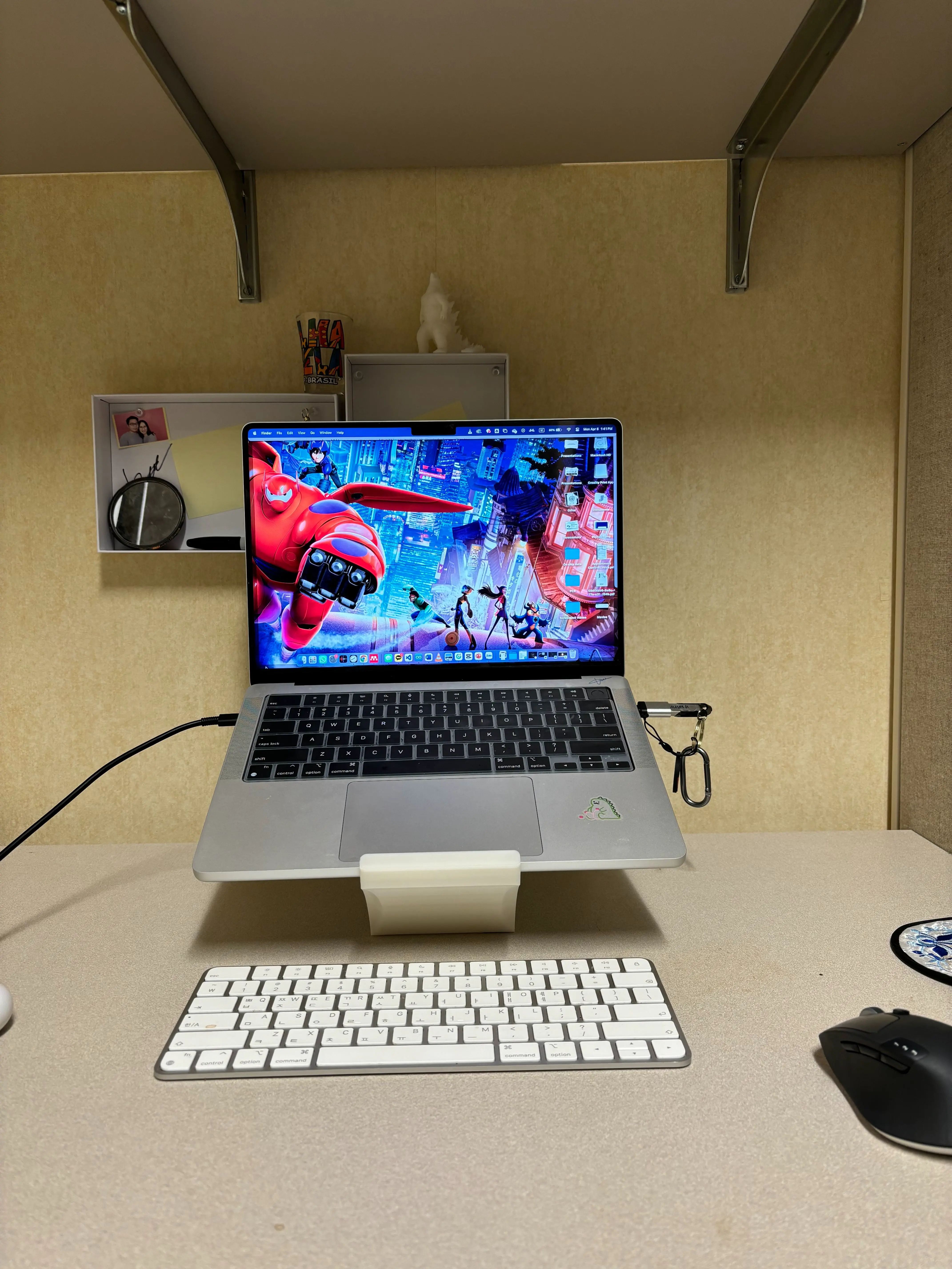 Laptop stand - Ipad stand - phone holder