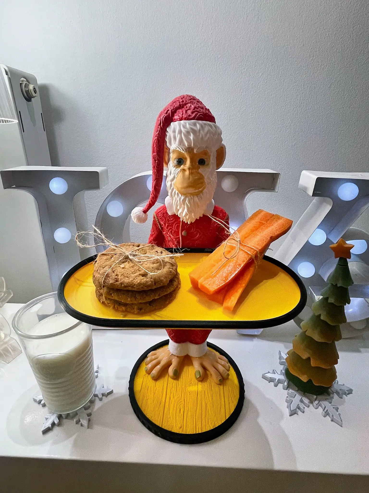 SANTA MONKEY BUTLER-TRAY